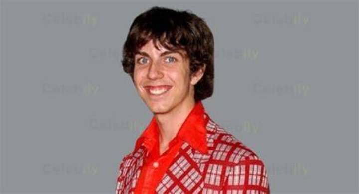 Taran Noah Smith Net Worth, Wealth, and Annual Salary 2 Rich 2 Famous