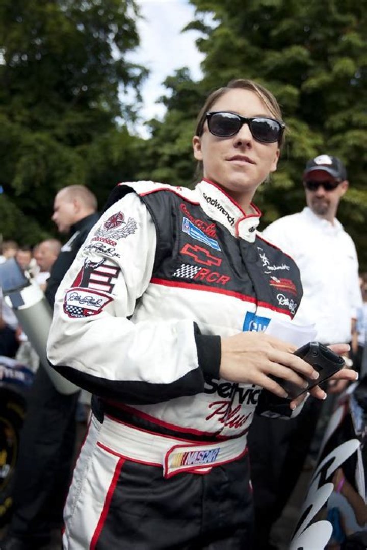 Taylor Earnhardt Photostream Taylor earnhardt, Female racers, Racing girl