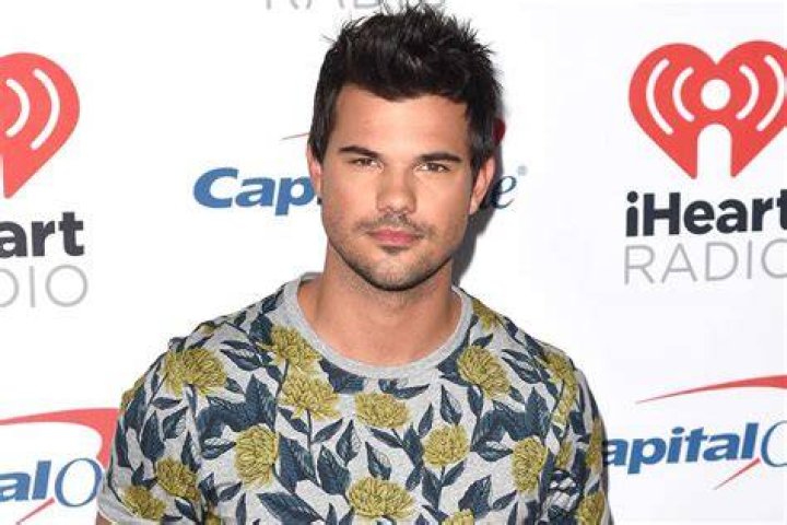 Taylor Lautner (Instagram) Taylor Launter Pinterest Teaching