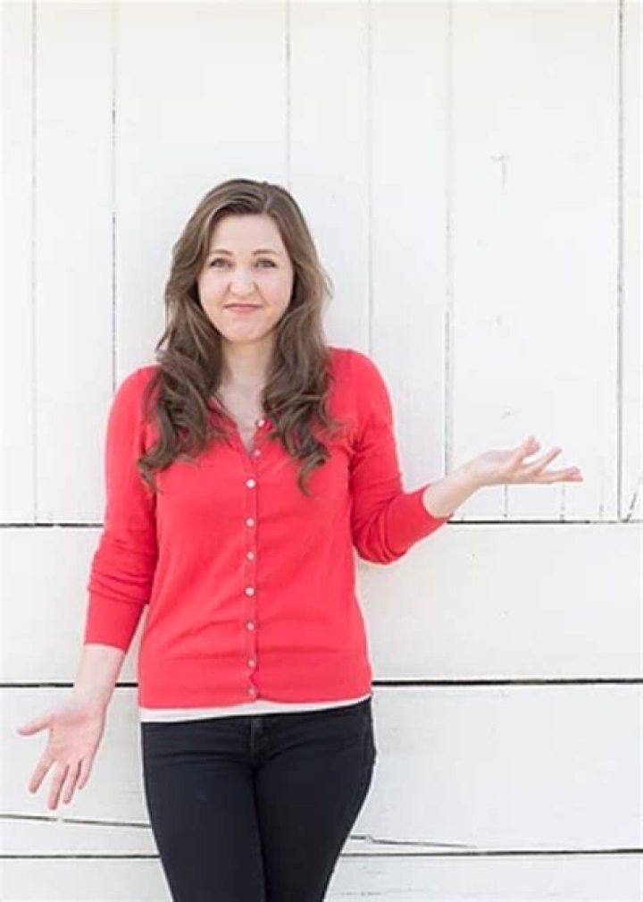Taylor Tomlinson headlines Hilarities this weekend, and New Year's Eve