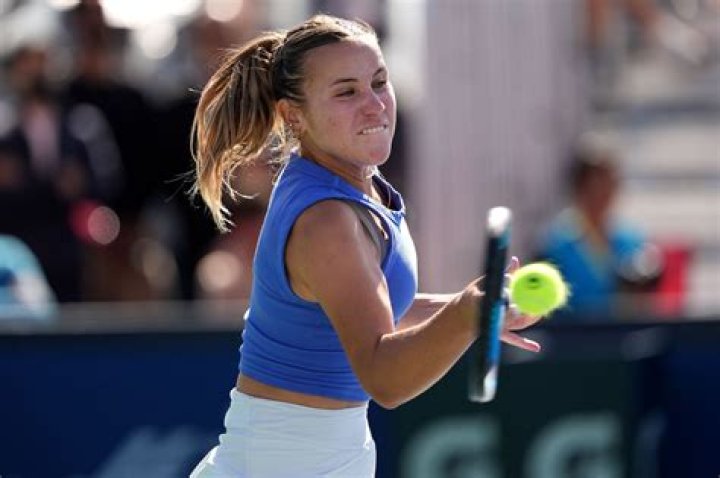 Tennis star Sophia Kenin announces she's dating coach Max Wenders in
