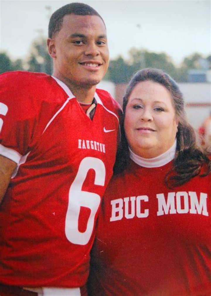 The Heartwarming Reason Why Dallas Cowboys QB Dak Prescott Writes to