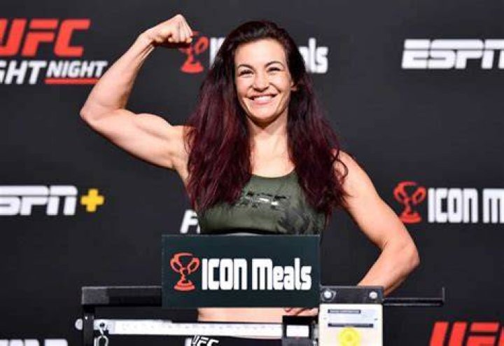 The Richest UFC Fighter in the World iBloogi