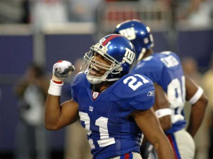 Tiki Barber shares 4 lessons from football that have helped him grow