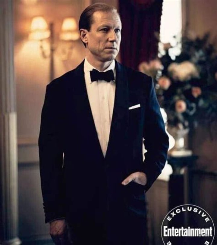 Tobias Menzies Height