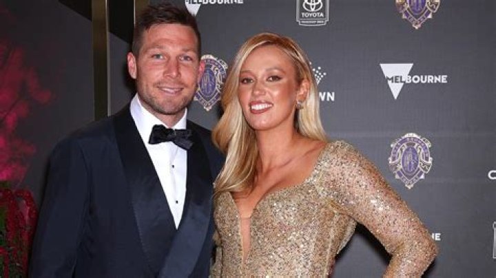 Toby Greene and new girlfriend Stirton spend a day at the beach