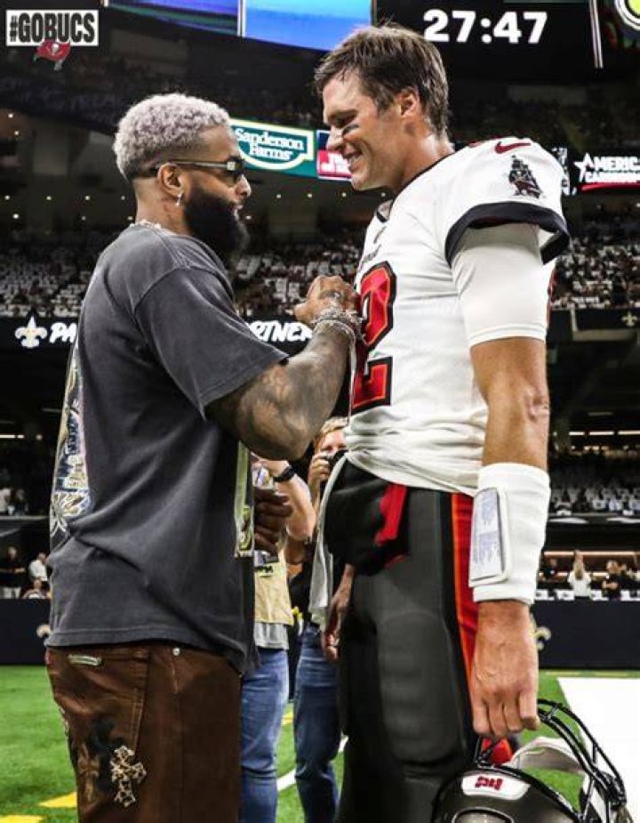 Tom Brady spotted talking to &lsquo;different women&rsquo; at Fourth of July party