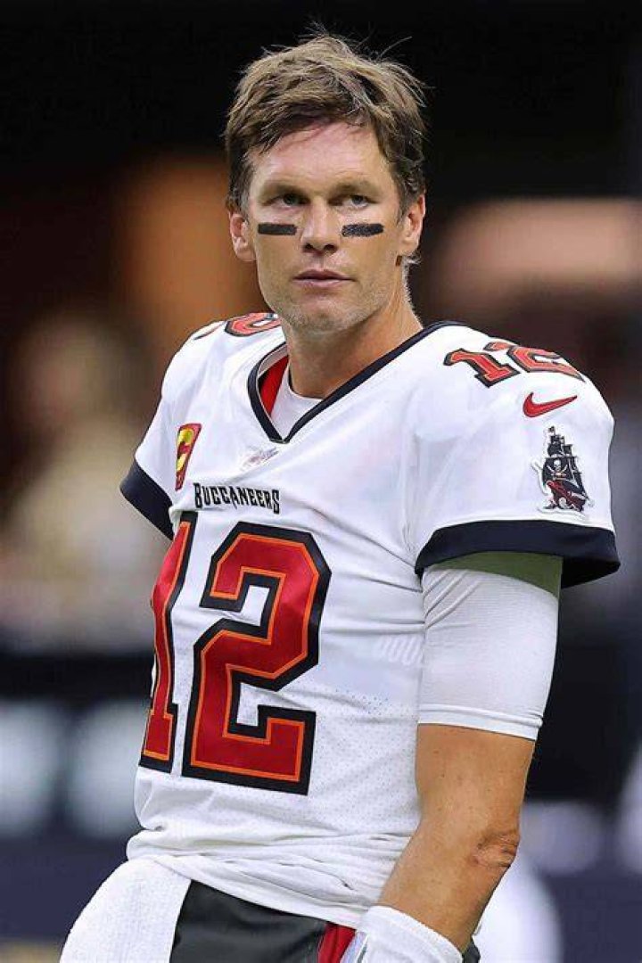 Tom Brady's Mother Receives Super Bowl Ring from Patriots See Her