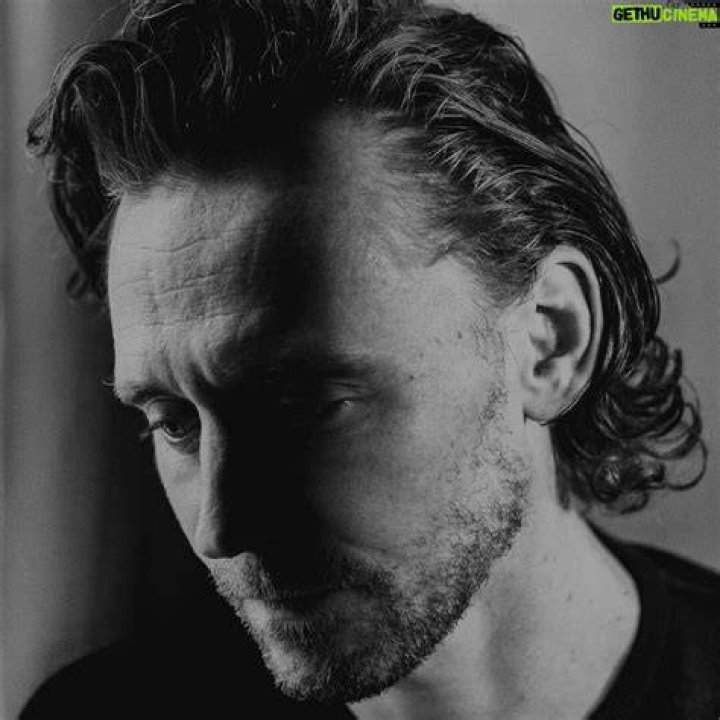 Tom Hiddleston Wiki, Biography, Age, Height, Weight, Wife, Girlfriend