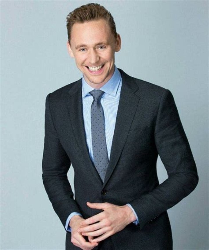 Tom Hiddleston Wiki, Height, Weight, Age, Girlfriend, Family, Biography