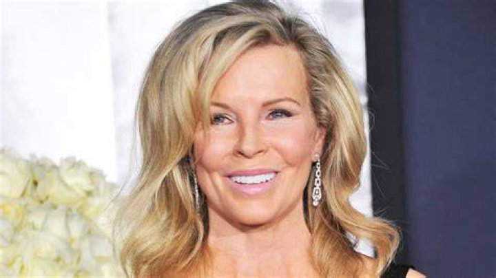 Top 15 broke celebrities 2021 Hollywood stars who went bust