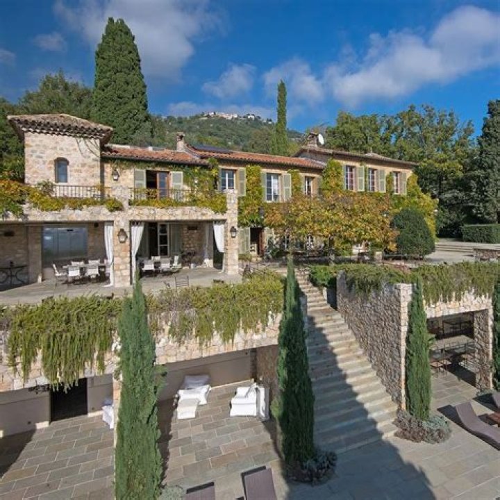 Tour Brigitte Bardot’s Former Country House in the South of France