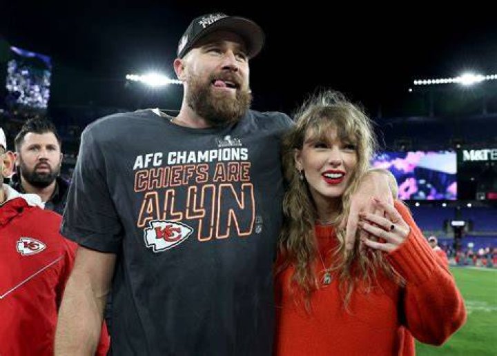 Travis Kelce gave Taylor Swift an expensive necklace, representing the