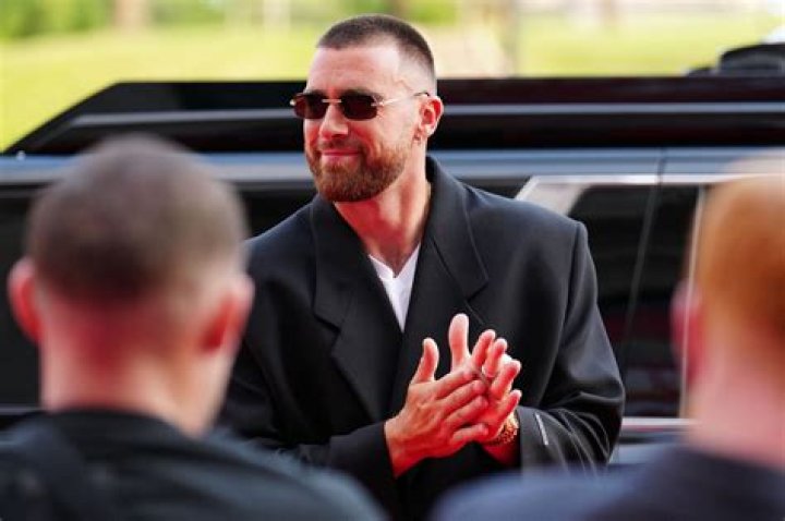 Travis Kelce Is playing tonight Covid Where is he from Wife