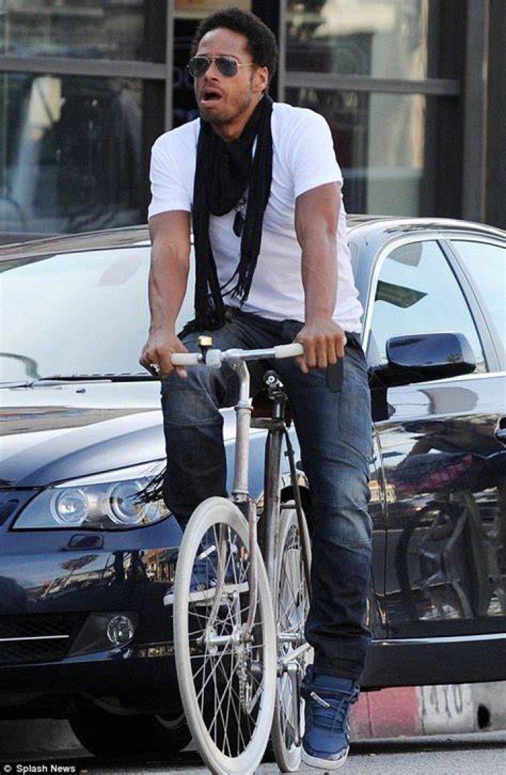 Troubled CSI actor Gary Dourdan bikes to work after filing for