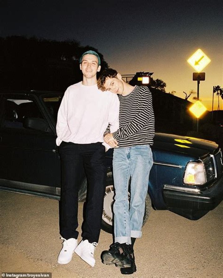 Troye Sivan sparks split rumours with model boyfriend after posting