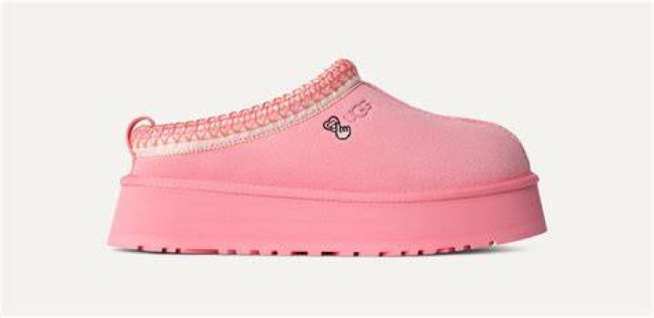 Uggs love the color Ugg boots, Boots, Ugg boots classic short