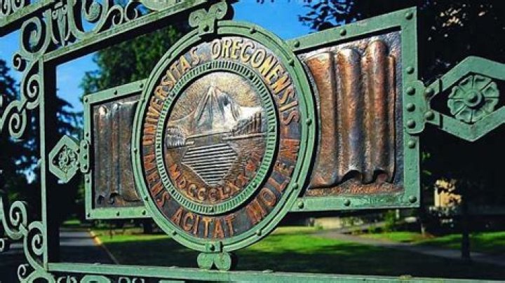 UO board of trustees to consider bonus for president Michael Schill