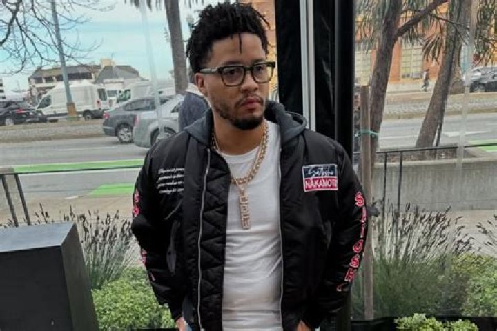 Veeze (Rapper) Wiki, Bio, Height, Weight, Age, Girlfriend, Dating, Net