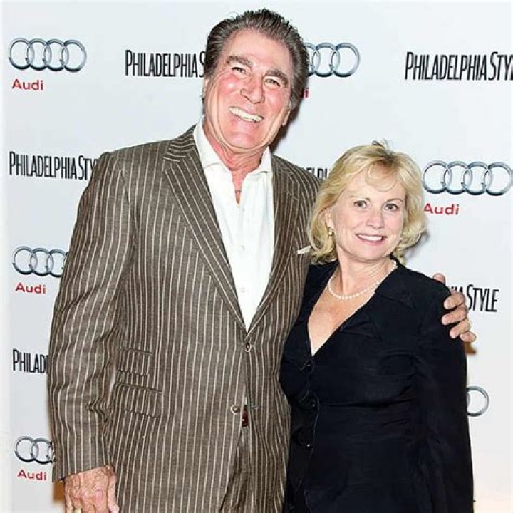 Vince Papale is Married to Wife Cantwell. Kids.