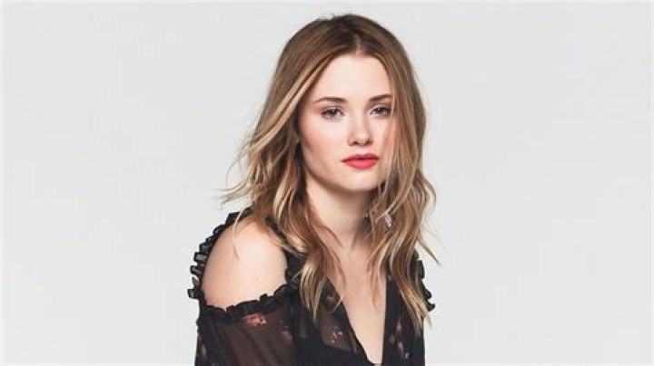 Virginia Gardner bio, height, age, boyfriend, family 2023 Zoomboola