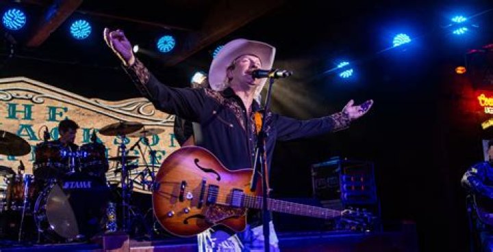 Watch Alan Jackson Perform &lsquo;He Stopped Loving Her Today&rsquo; at