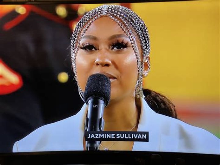 Watch Jazmine Sullivan&rsquo;s acoustic performance for &lsquo;Pick Up Your