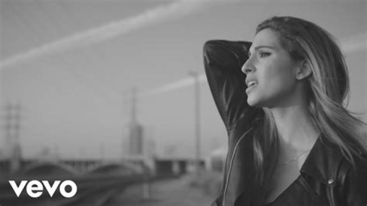 Watch Snoh Aalegra’s Emotional Set at NPR’s Tiny Desk Okayplayer