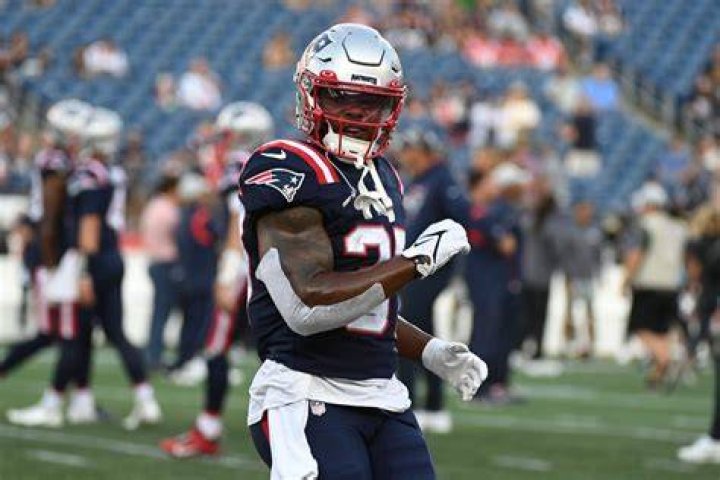 Watch the Patriots’ Damien Harris surprise his mother for her birthday