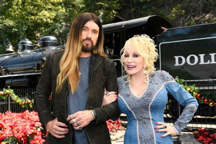 What Dolly Parton Thinks of the Rumors She Dated Miley Cyrus&rsquo; Father
