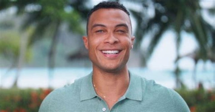 Who is Bachelor in Paradise contestant Thomas Jacobs and how tall is he