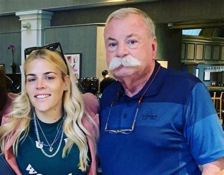 Who Is Busy Philipps Parents? Age, Bio, Net Worth, Husband & Instagram