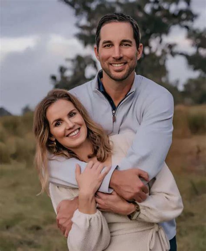 Who is Jenny, Adam Wainwright Wife? His parents, family, salary, net