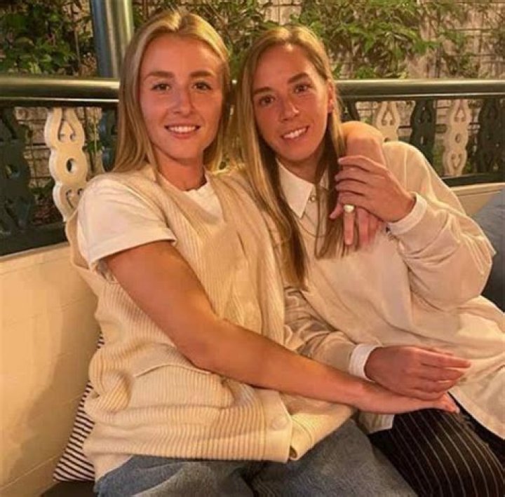Who is Leah Williamson mother Amanda Williamson? Wiki, age, profession