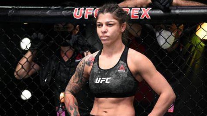 Who Is Mayra Bueno Silva’s Wife Gloria de Paula? MMA Record, Personal