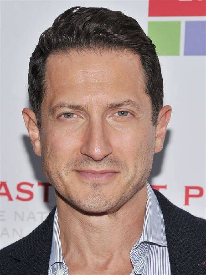 Who Is Sasha Roiz's Wife? His Married Life, Girlfriend, & Gay Rumors