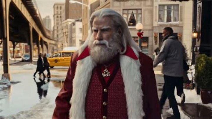 Who Plays Santa In The Capital One Commercial?