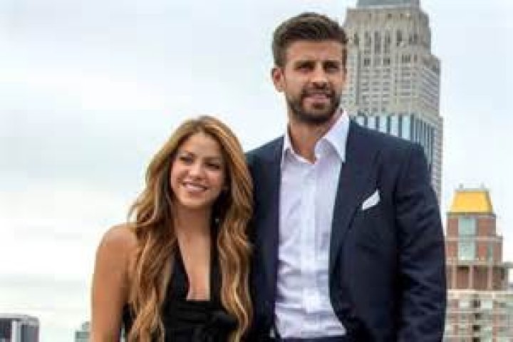 Why Shakira&rsquo;s Boyfriend Gerard Piqu&eacute; Was MIA From the 2020 Super Bowl