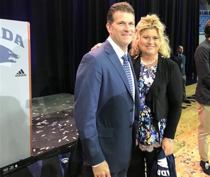 Wife of Steve Alford talks about how exUCLA coach proposed at Indiana
