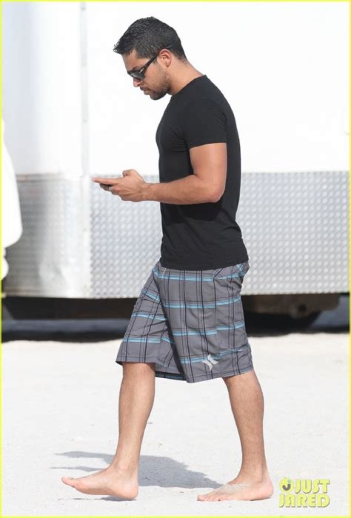 WILMER VALDERRAMA Feet AZNudeFeet Men