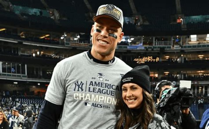 Yankees&rsquo; Aaron Judge, girlfriend land in New York for spring training