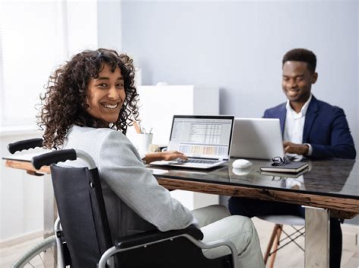 Yasmeen JohnFrancis Conseill&egrave;re en insertion professionnelle SJT