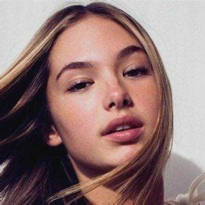 Yasmin Molloy Bio, Net Worth 2023, Age, Height, Parents