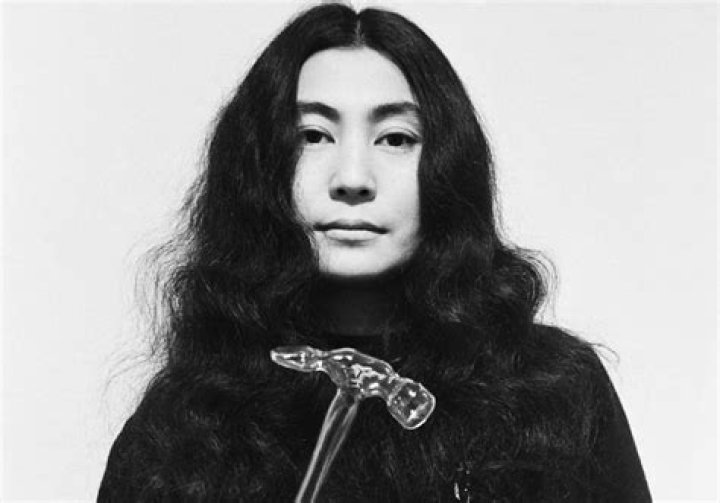 Yoko Ono's Cut Piece still shocks BBC News