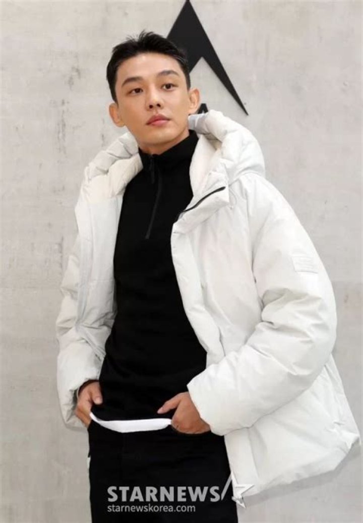 Yoo Ah In reportedly went to Jeju for a commercial shoot on the day he