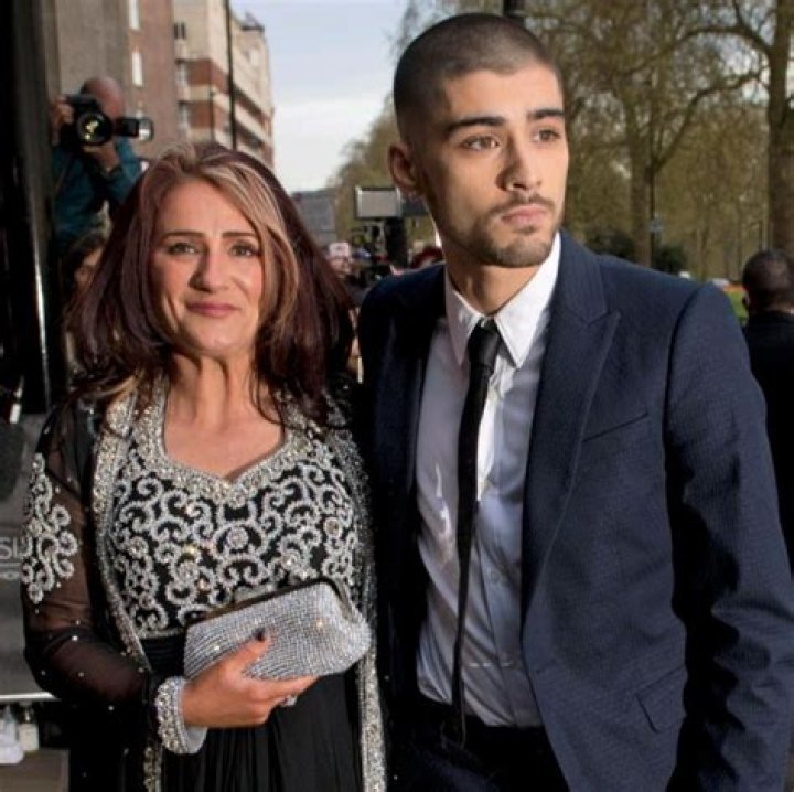 Zayn with his mom and dad Zayn Malik Parents, Zayn Malik Family, One