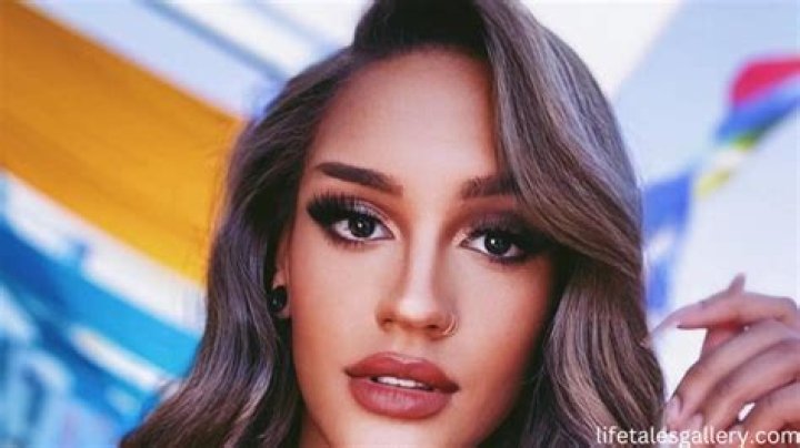 Zoey Sinn Biography/Wiki, Age, Height, Career, Photos & More